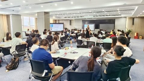 俞璇老师企业培训授课现场